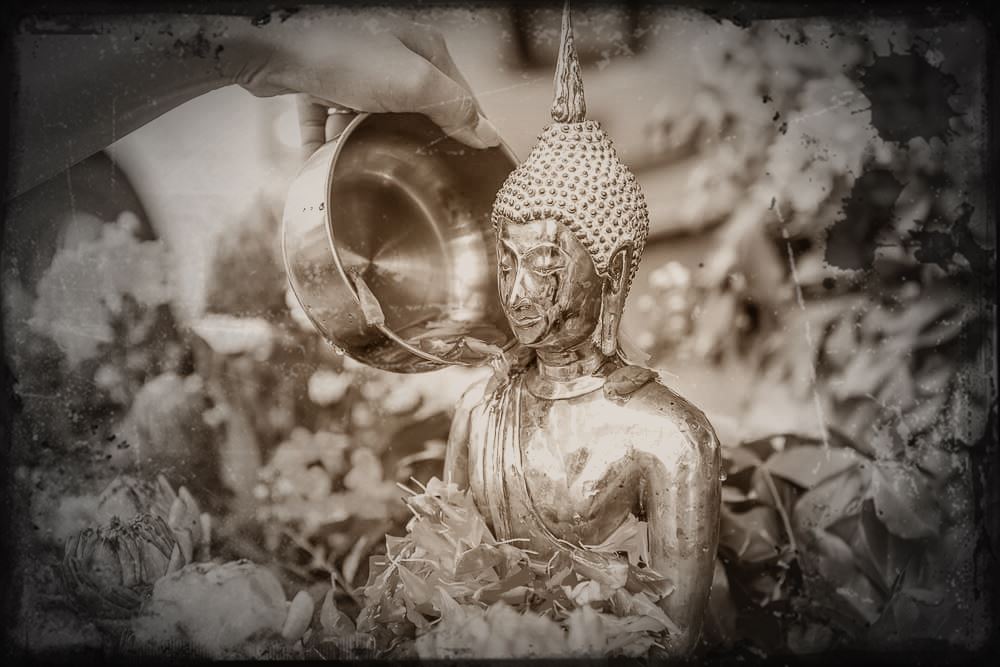22163337 songkran golden buddha old - thailande-fr
