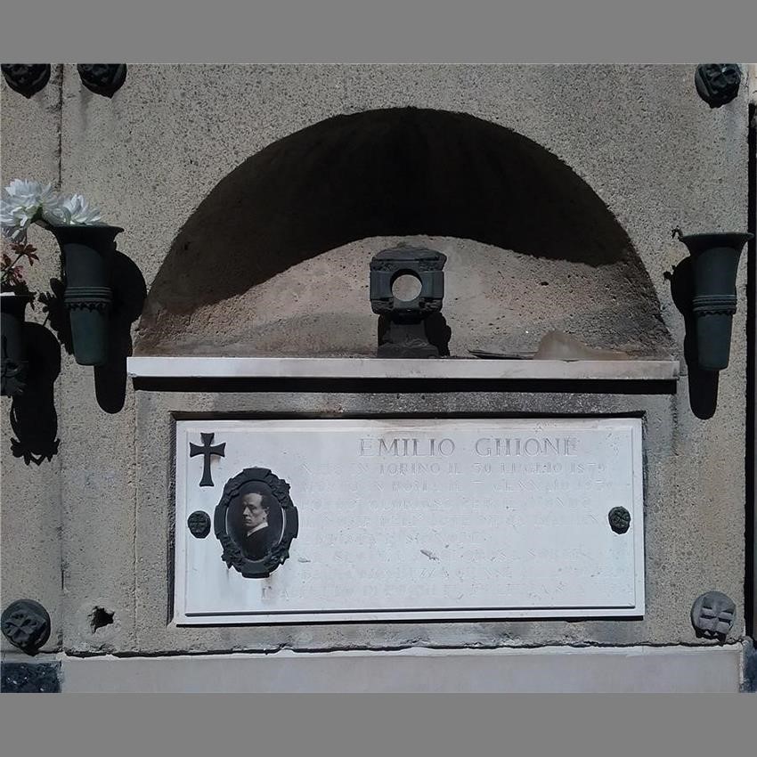 Tomba Emilio Ghione - Nuovo Reparto, Riquadro 166, loculo esterno 32, fila 2