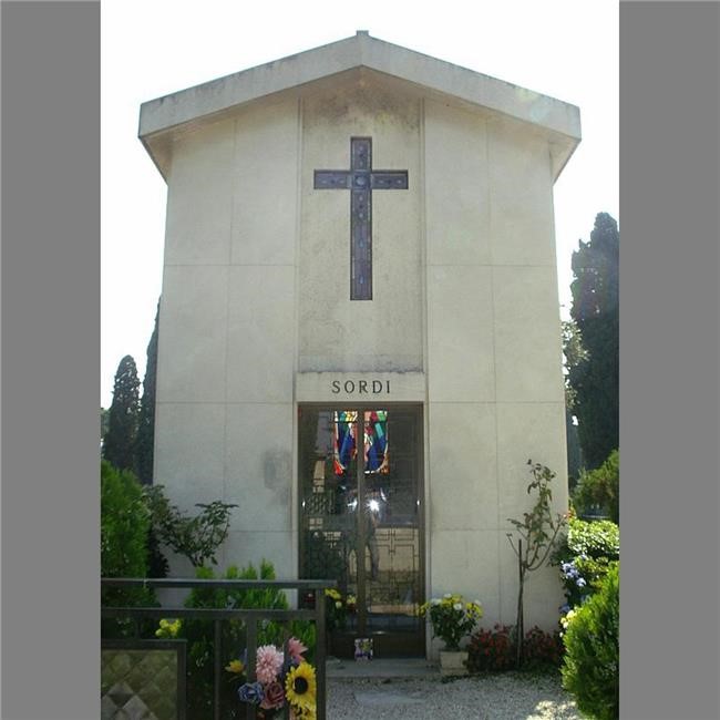 Tomba Alberto Sordi - Zona Ampliamento, Riquadro 145, cappella 2