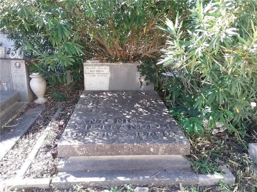 Tomba Antonio Pietrangeli - Nuovo Reparto, Riquadro 88, tomba a terra 29