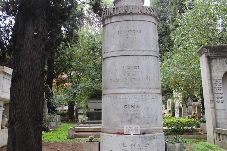 Tomba di Nanni Loy - Ex Civili, Riquadro 18, tomba 7, in tomba Fontana Russo