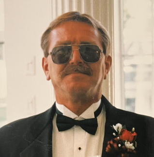 Obituary Photo for Douglas L. Kiholm