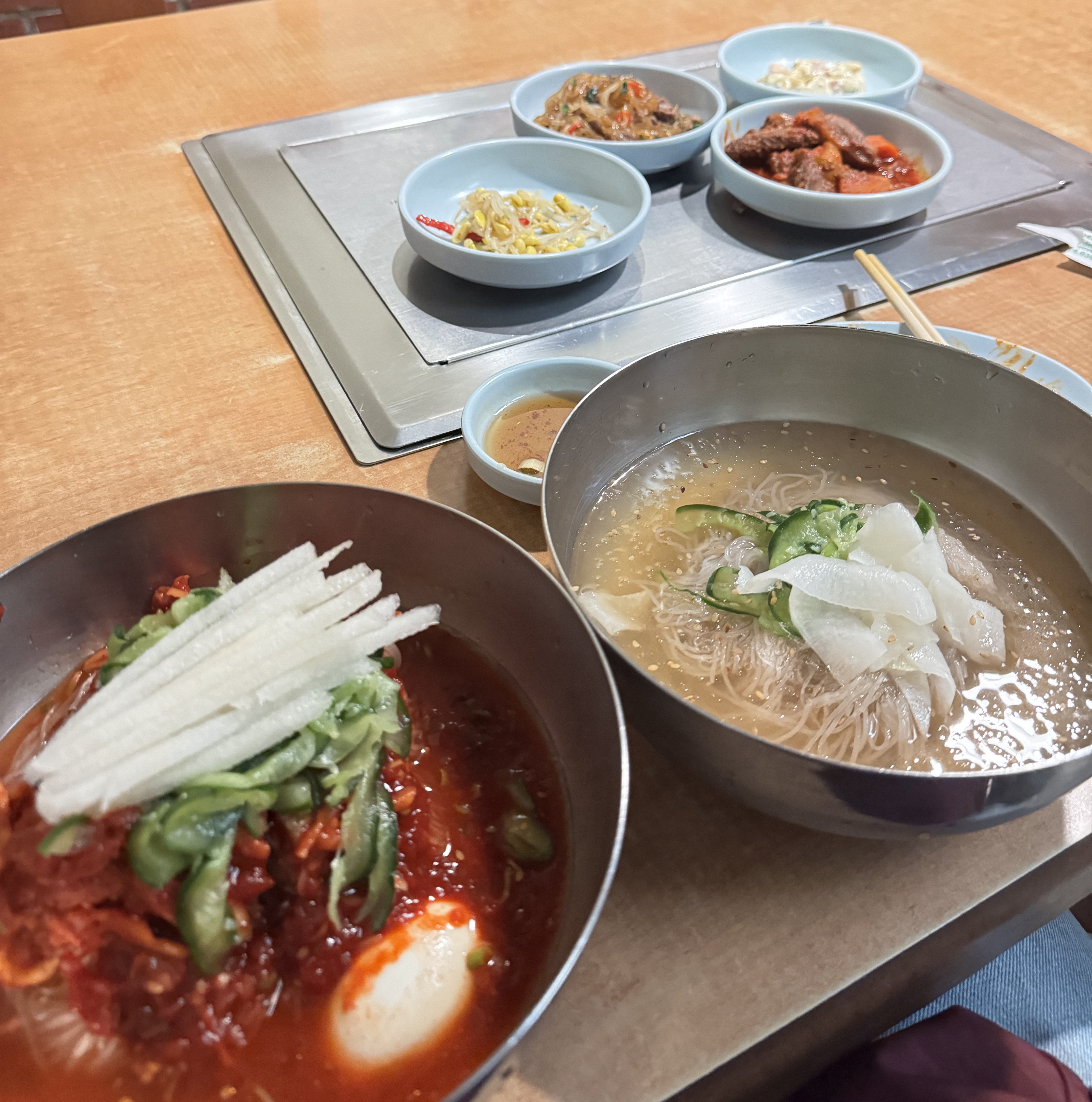 spicy bibim naengmyeon