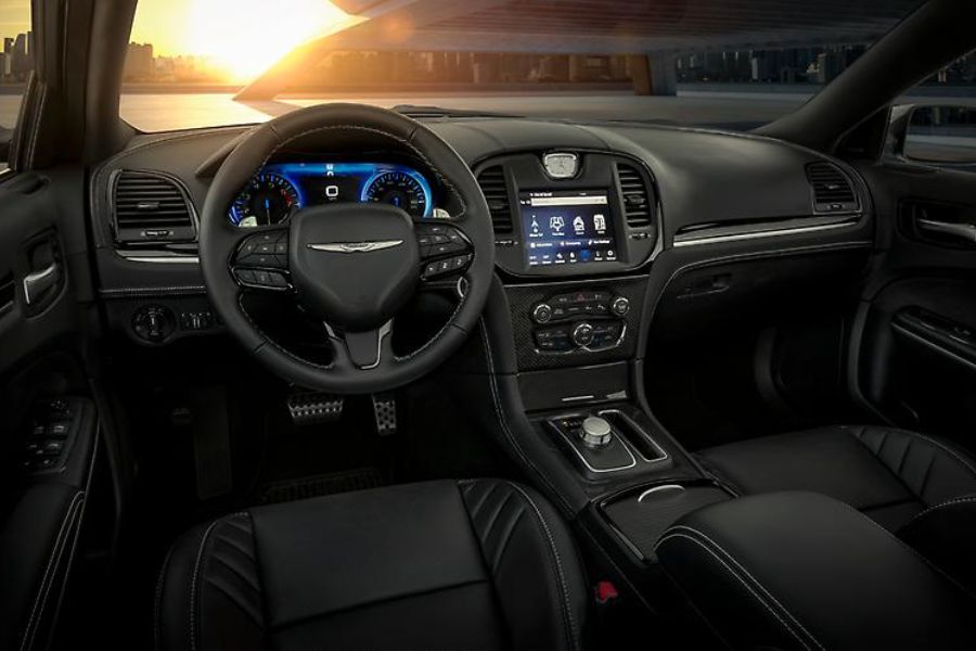 2023 chrysler 300 interior