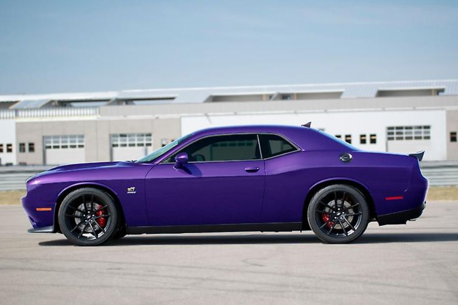 2023 dodge challenger side profile