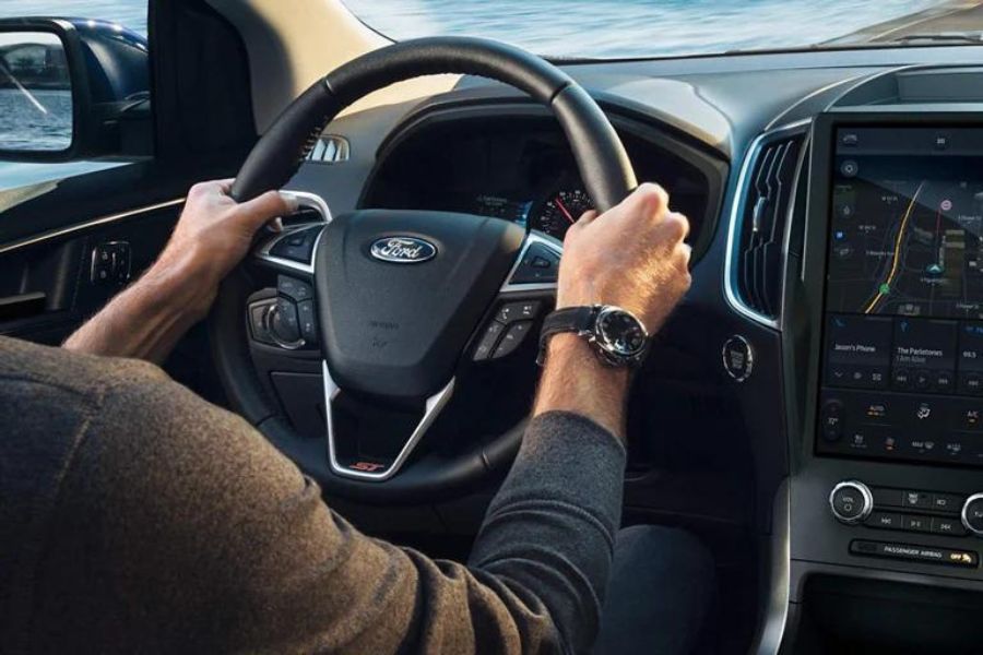 2022 Ford Edge Titanium Interior