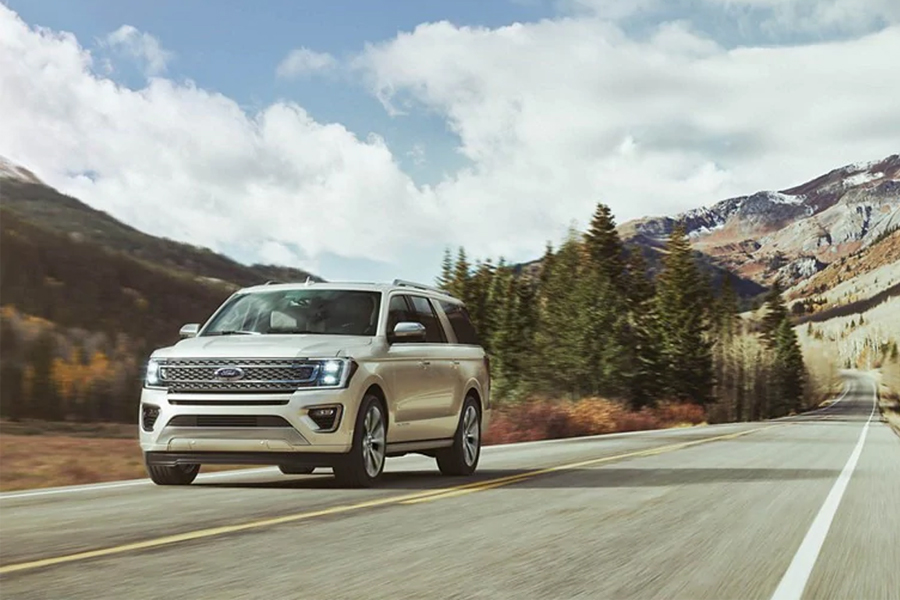 2020 Ford Expedition Max on the Road