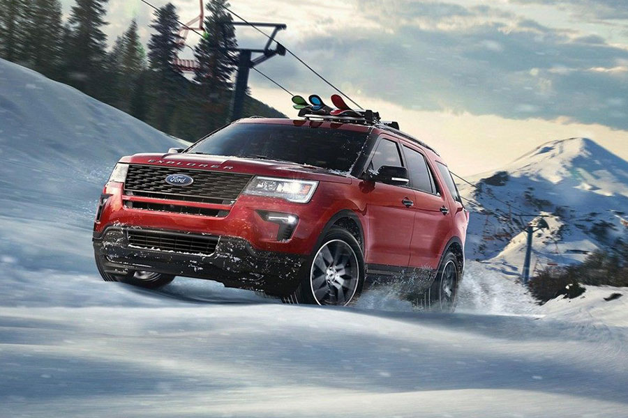 2019 Ford Explorer Doing Something Sporty