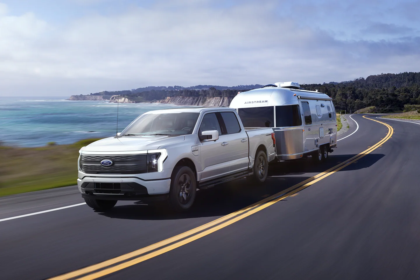 2023 Ford F-150 Lightning Towing