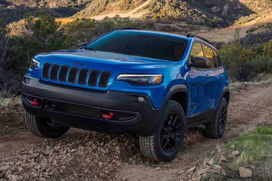 2022 Jeep Cherokee Off-Roading