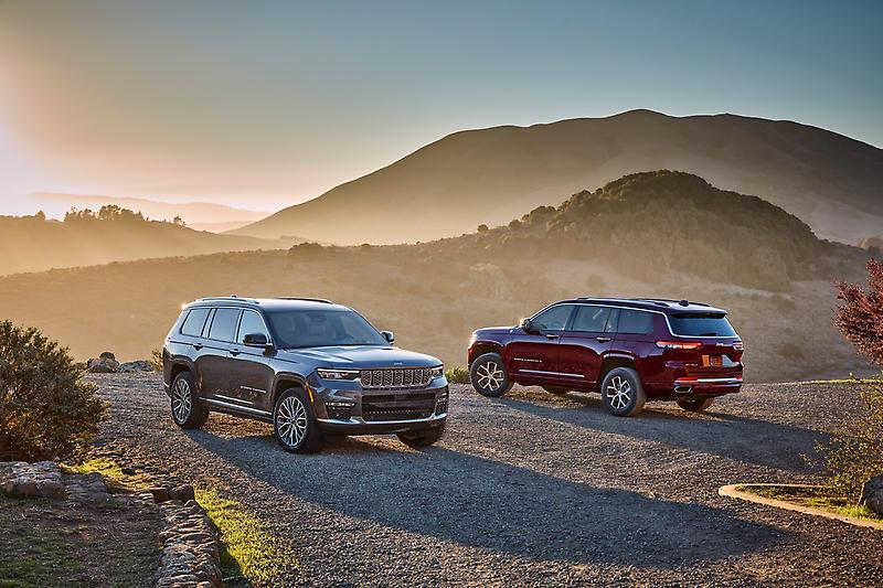 2023 Jeep Grand Cherokee L Off-Roading