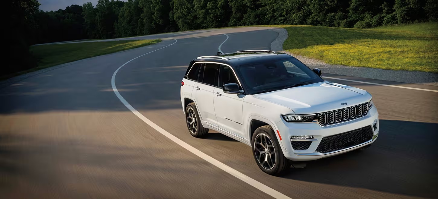 2023 Jeep Grand Cherokee 4xe On The Road