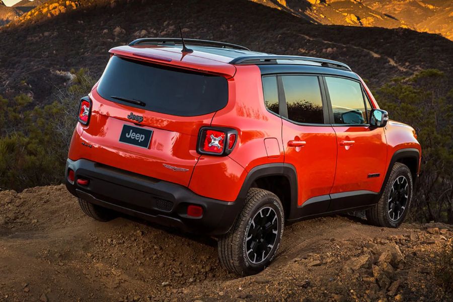 2023 jeep renegade off roading