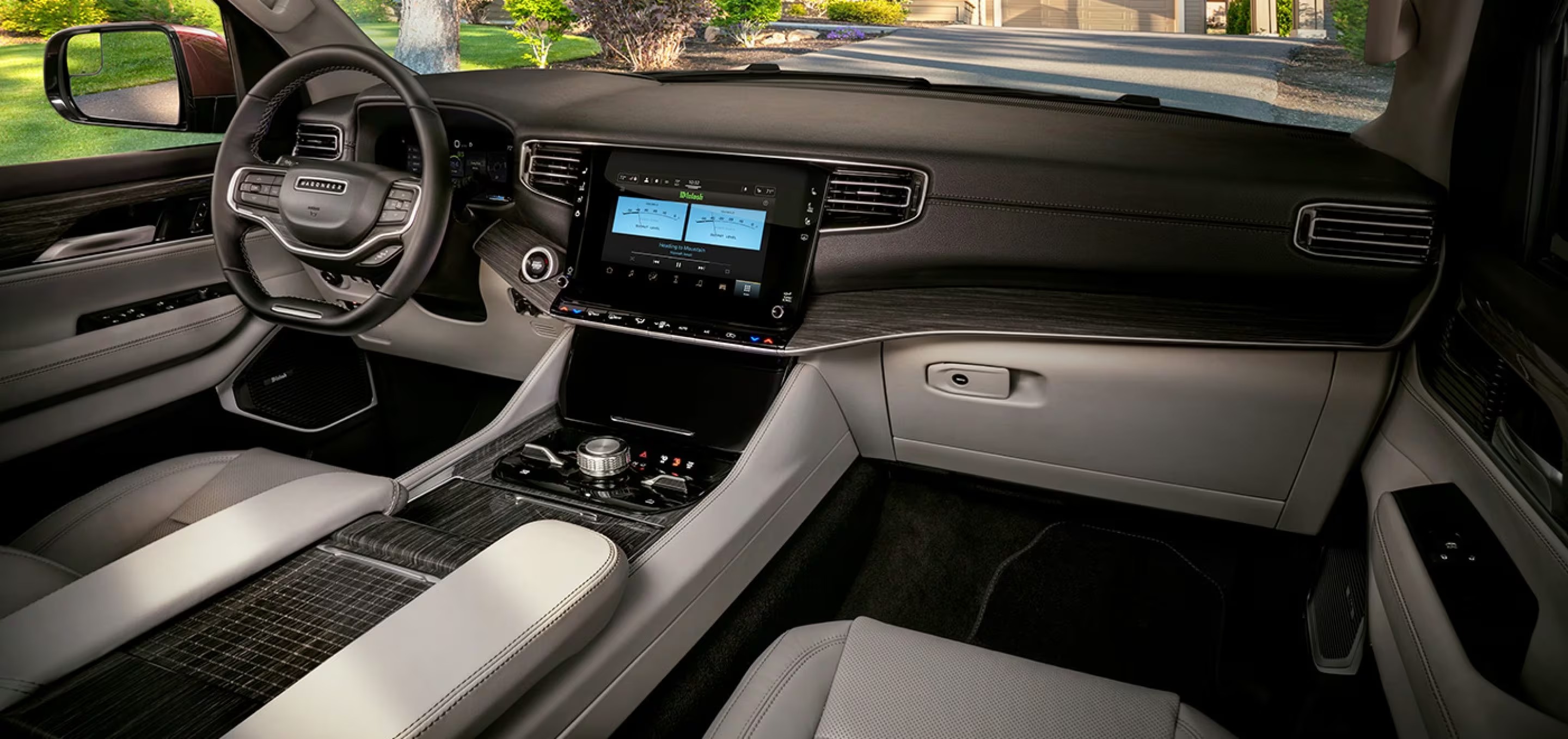 2024 Jeep Wagoneer Interior