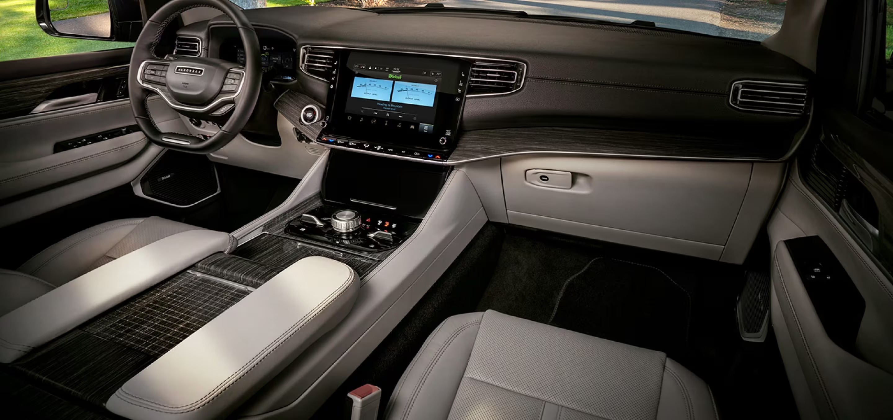 Explore in Style from Thunder CDJR 2024 Jeep Wagoneer's New Horizons