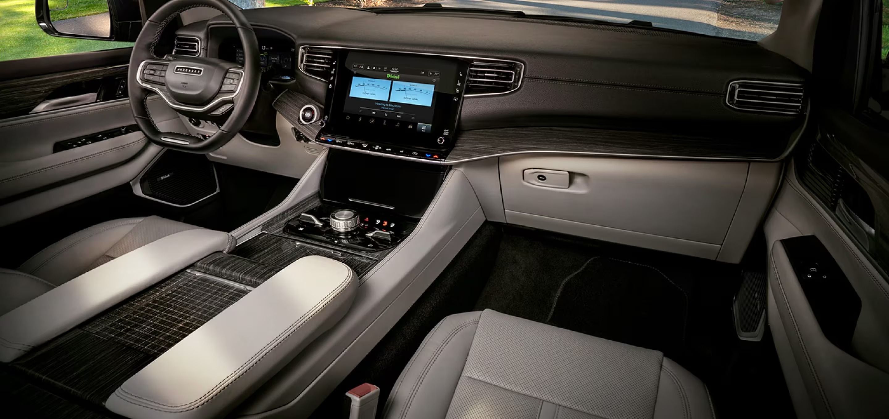 2024 Jeep Wagoneer Interior