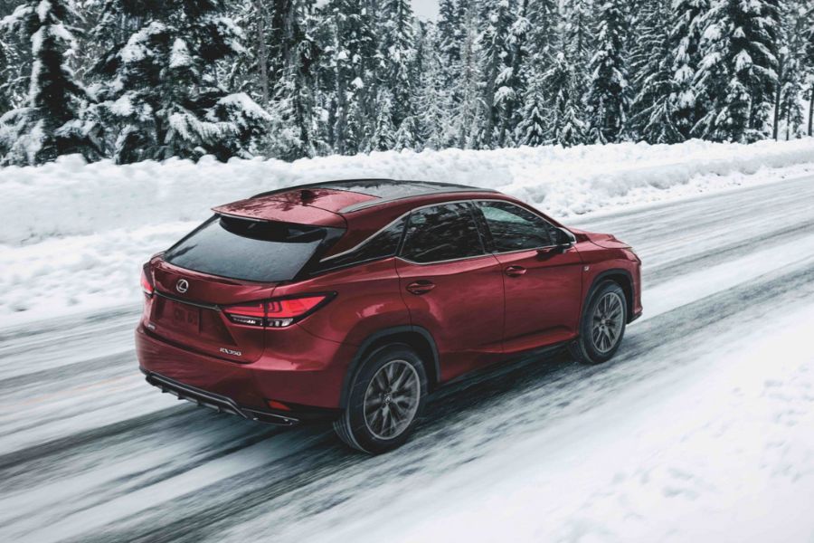 2022 lexus rx350 on snowy road