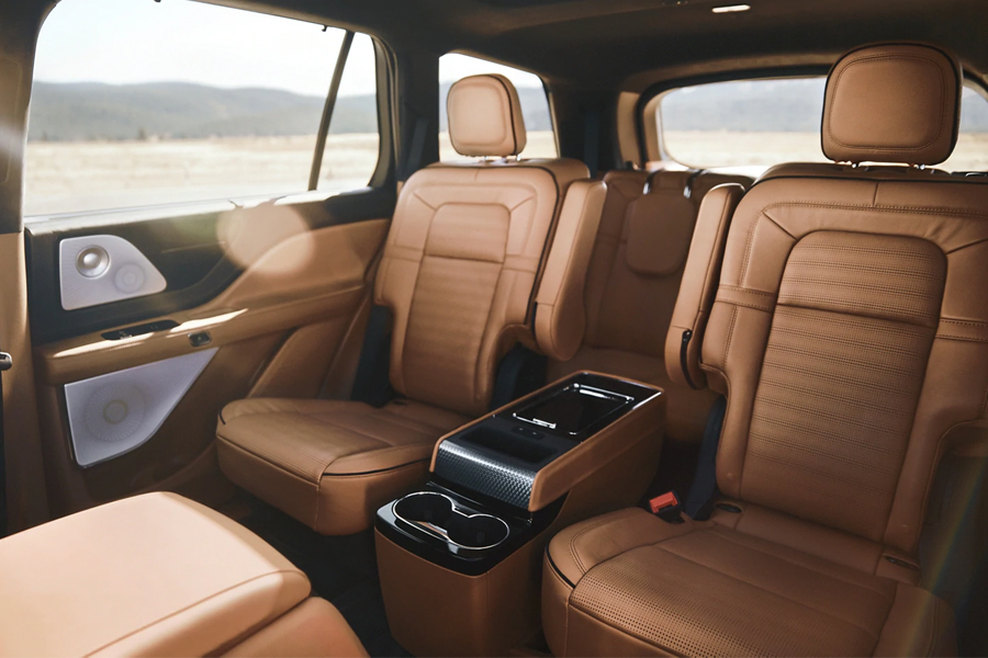 Lincoln Aviator Interior