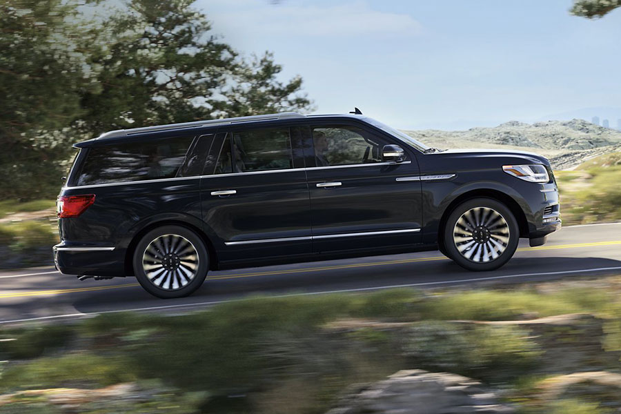 2019 Lincoln Navigator on the Road