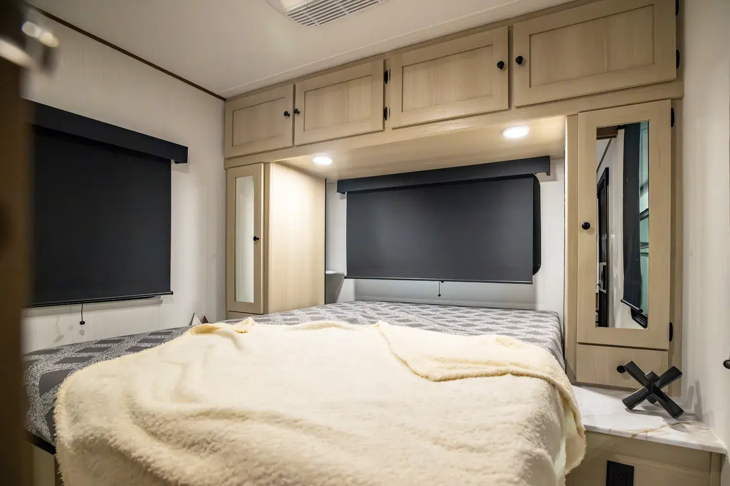 Coachmen RV Apex Ultra Lite Bedroom