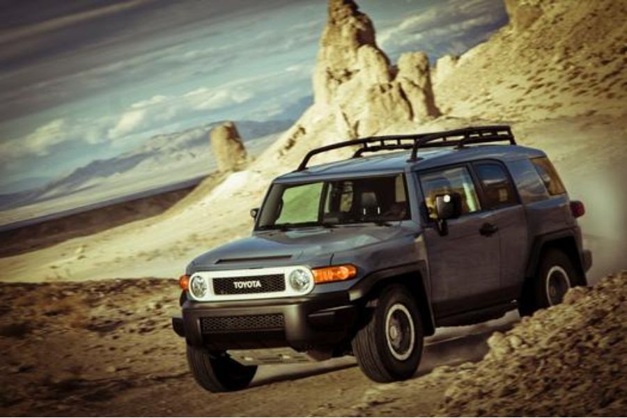 2012 toyota fj cruiser off roading