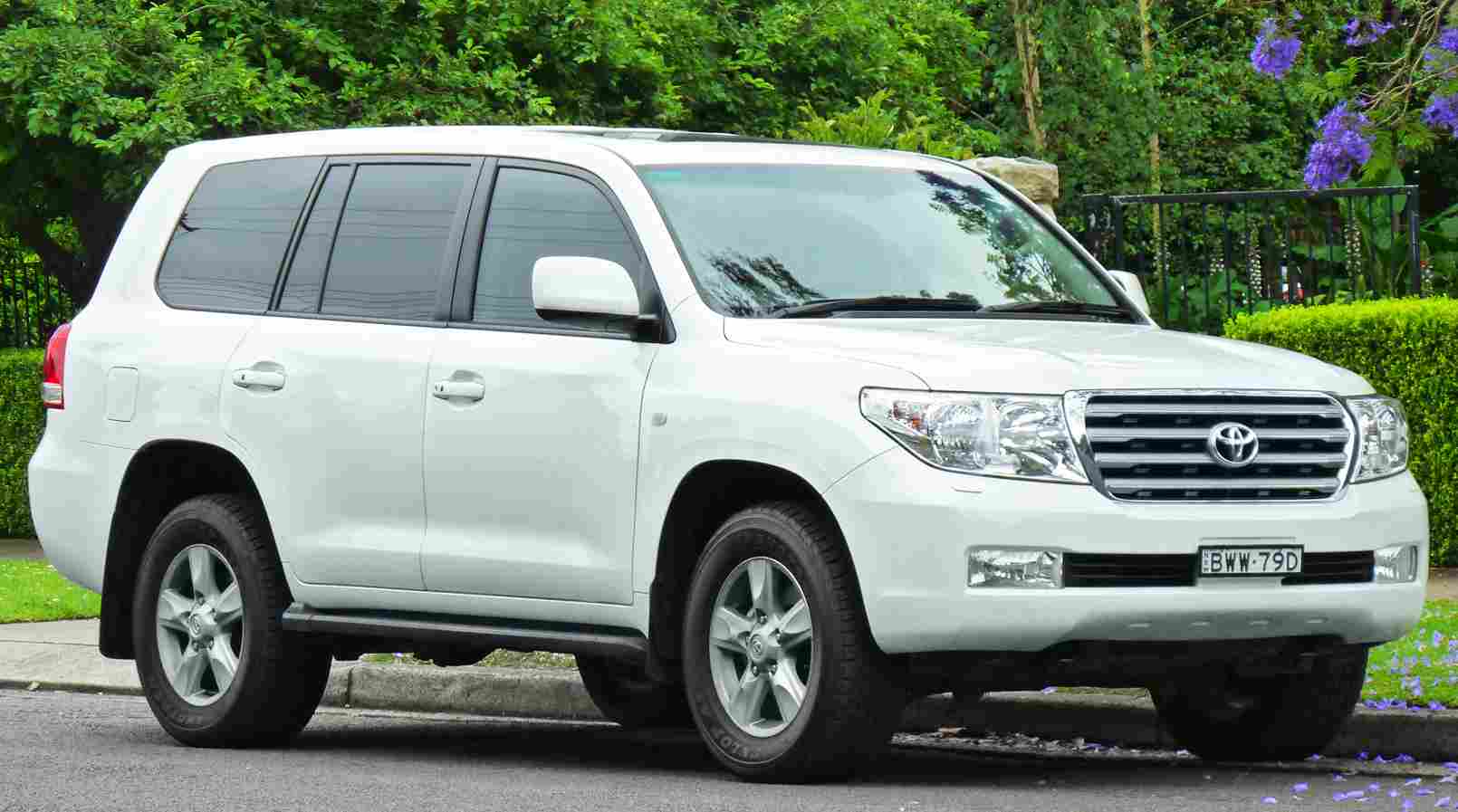 Used Toyota Land Cruiser J200-Model 2008-2021