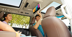 2016 Toyota Sienna Dual-View Blu-ray Entertainment Center