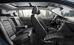 2017 Volkswagen Golf Sportwagen Upscale Seating