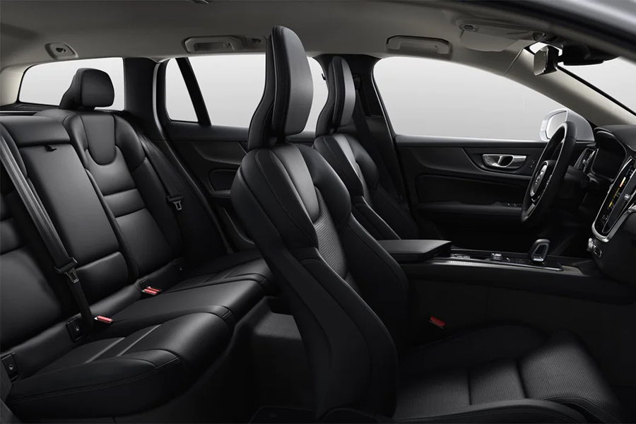 2022 Volvo V60 Cross Country Interior