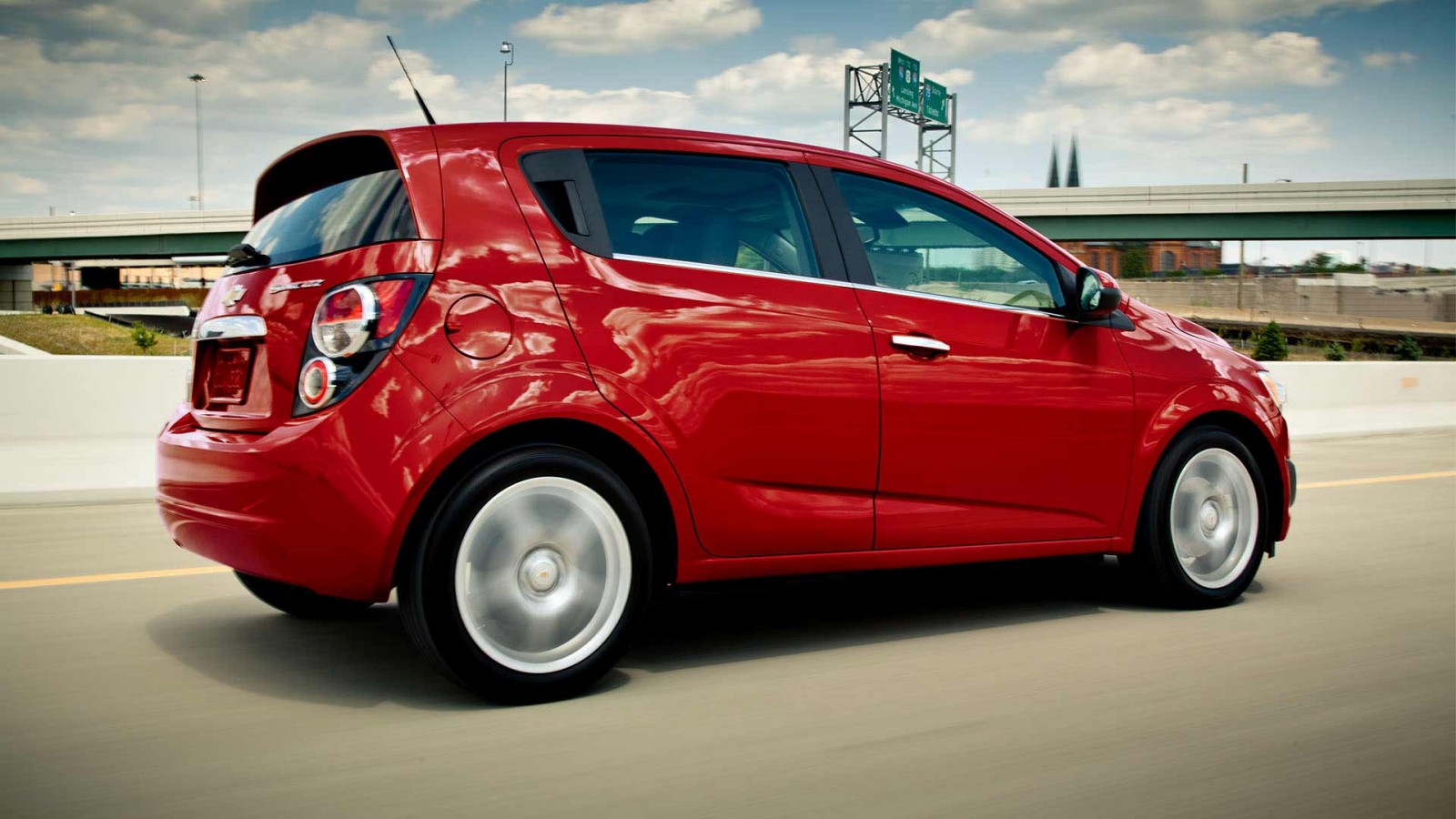 New 2014 Chevrolet Sonic LT Hatchback Review