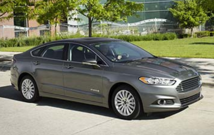 ford fusion vs toyota camry size #5
