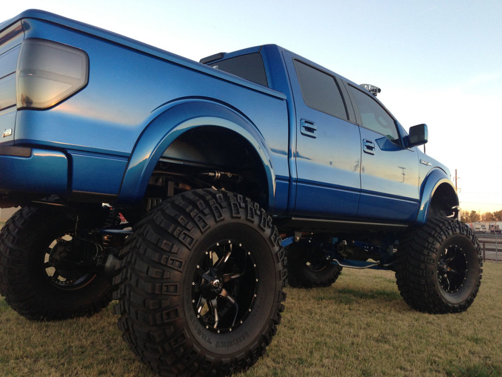 lifted trucks with rims