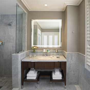Junior Suite with Resort View - King - Bathroom