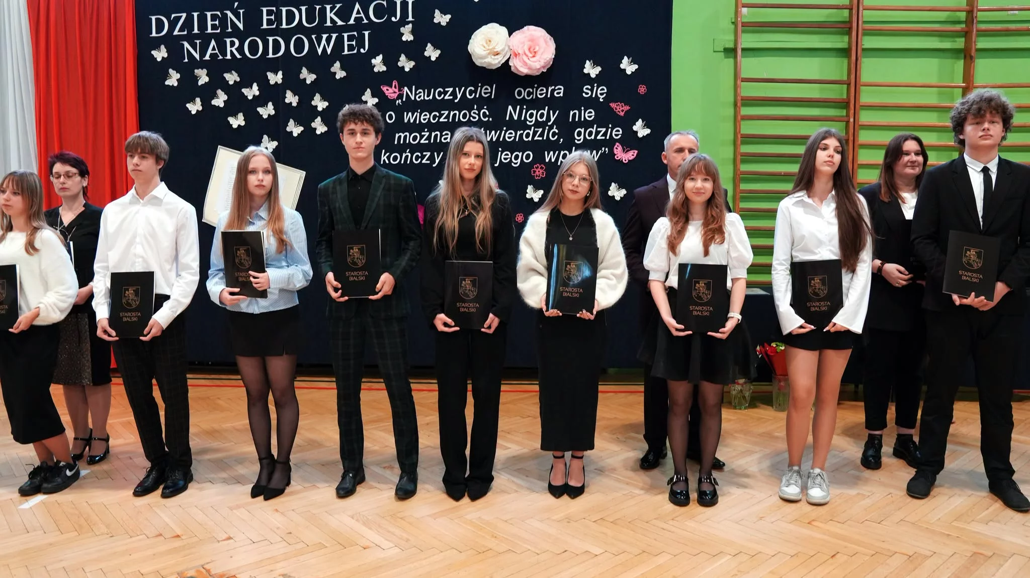Stypendia i nagrody z okazji Dnia Edukacji Narodowej wręczone