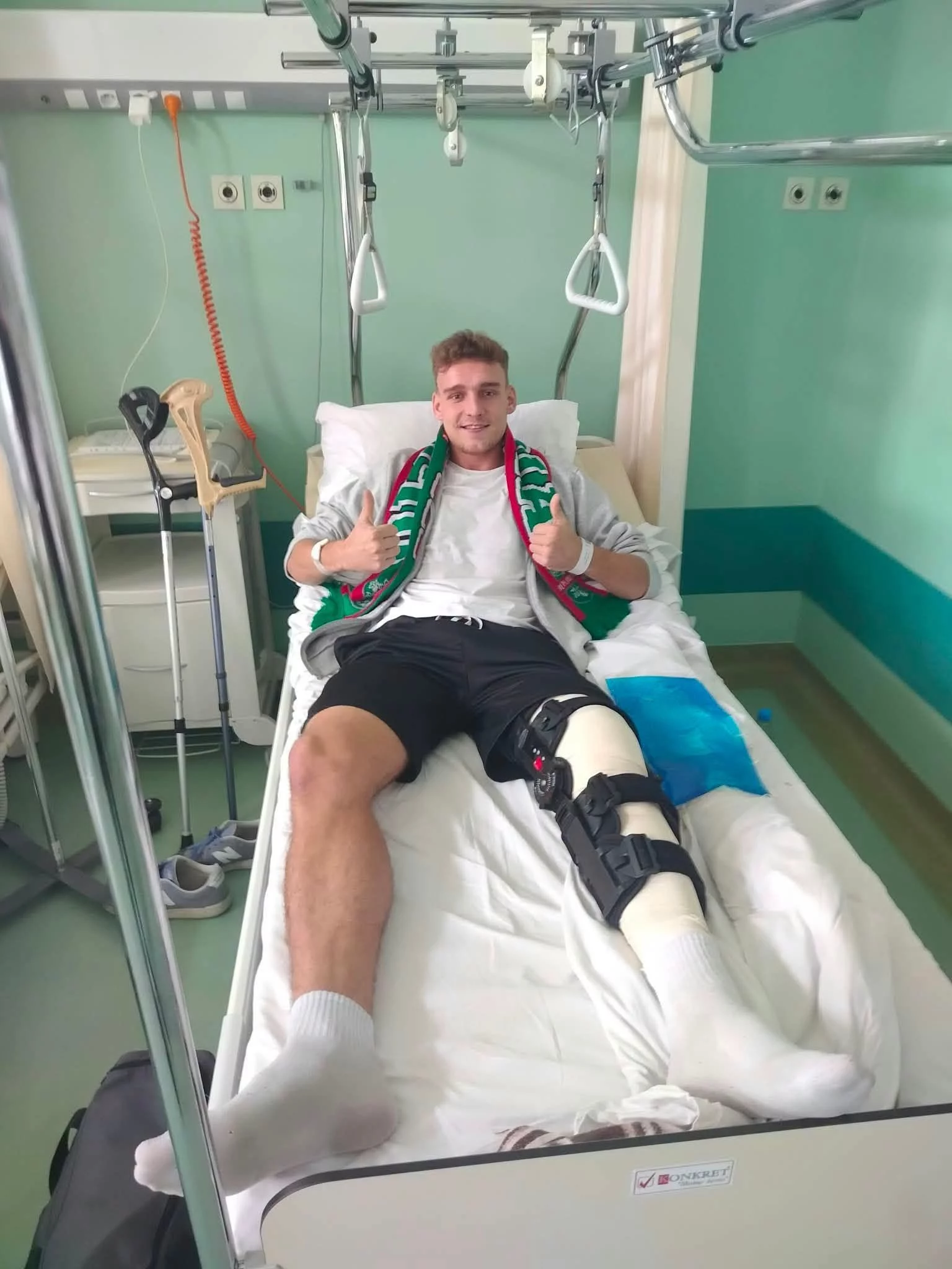 Kacper Gazda po operacji kolana. Przed zawodnikiem Olimpii Jabłoń długa rehabilitacja