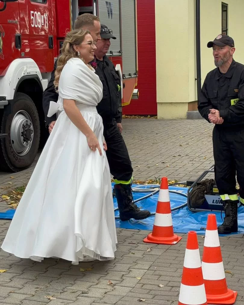 Druh OSP Oblasy Daniel Woźniak ma piękną żonę!