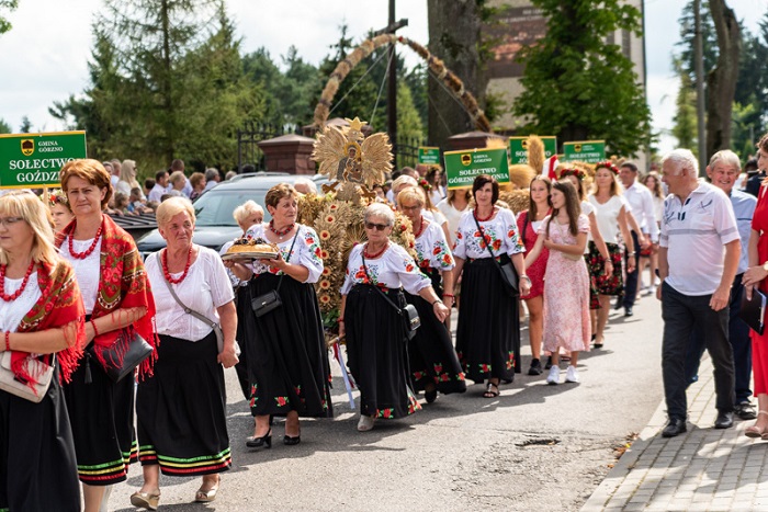barwny korwód dożynkowy