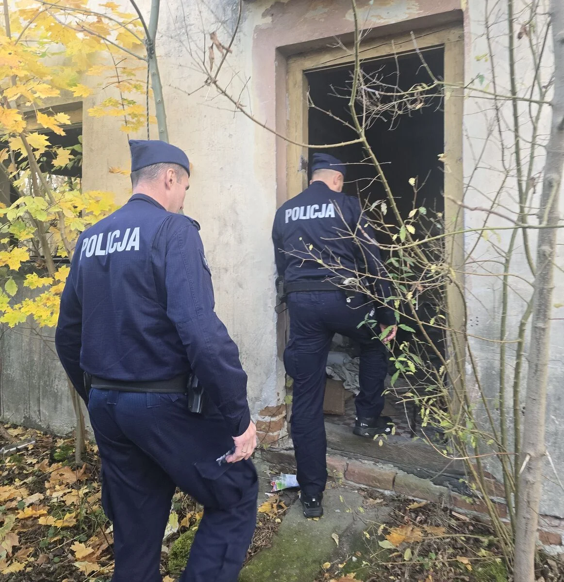Nie bądźmy obojętni na osoby bezdomne. Dzielnicowi z Włodawy kontrolują pustostany