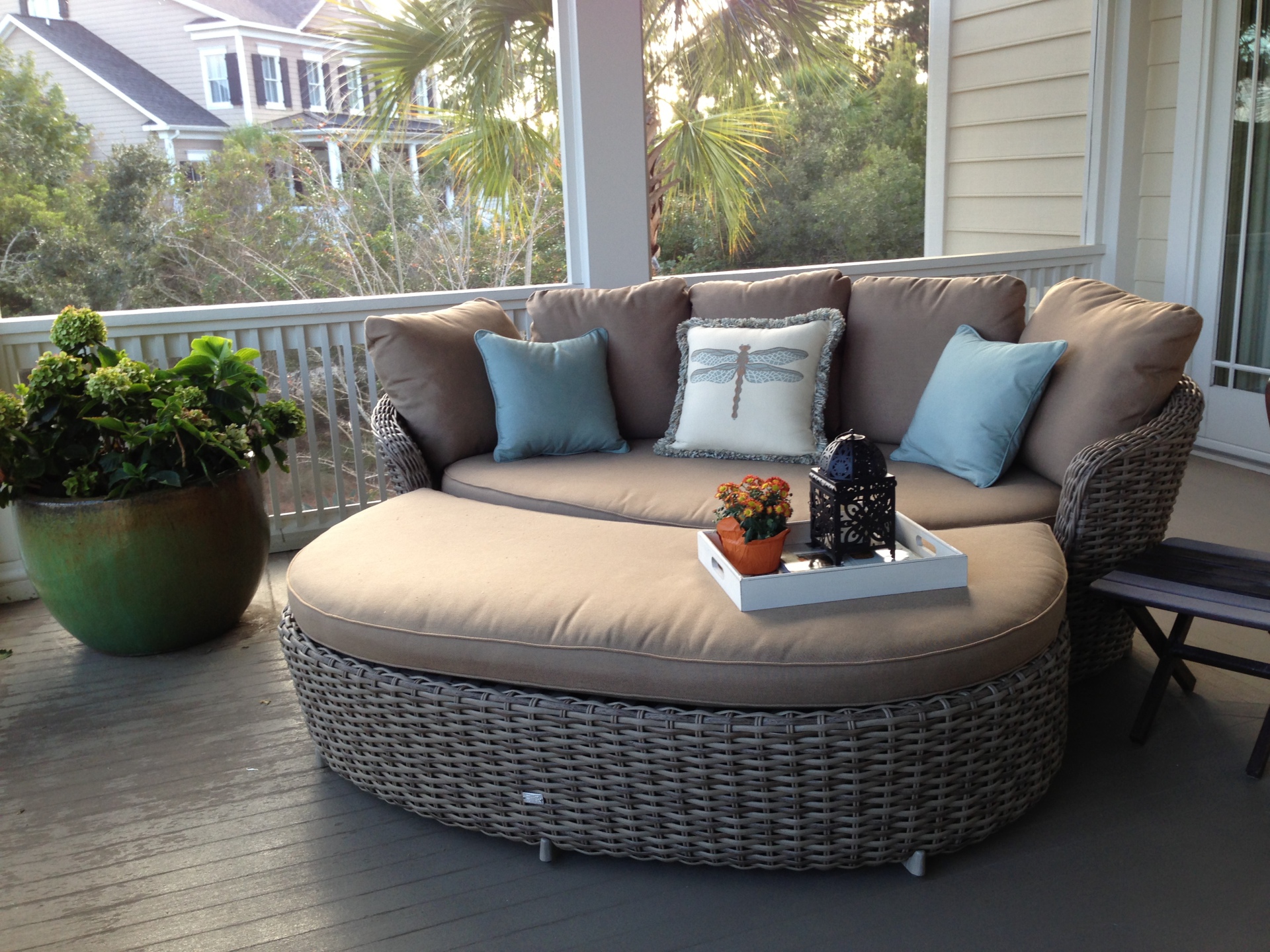 Backyard Retreats Outdoor Furniture