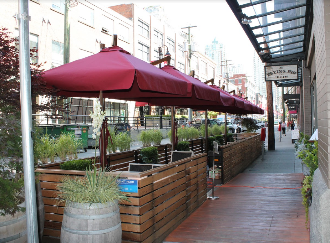 the-flying-pig-patio-umbrellas