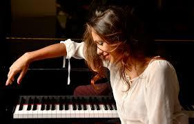 Amber Hammond - Pianist