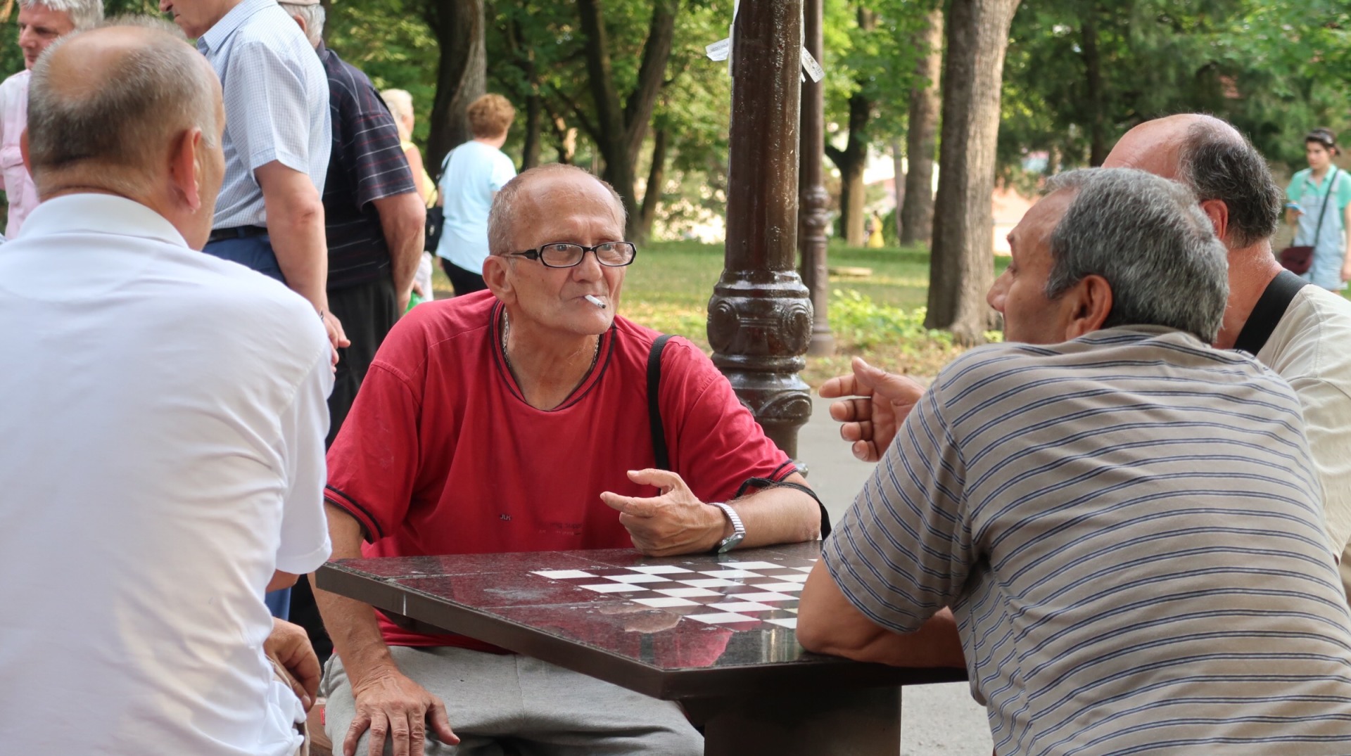 old-men-playing-chess-at-the-park