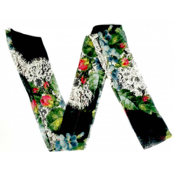 FLORAL LACE PRINT
$15.00
