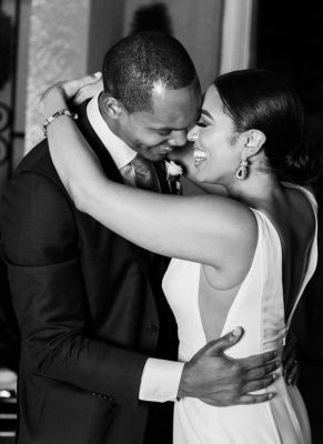 12 Timeless & Romantic First Dance Songs for your Wedding Day