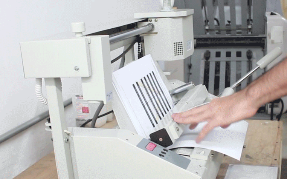 HIGH QUALITY DIGITAL & OFFSET PRINTING WITH COMPLETE BINDERY