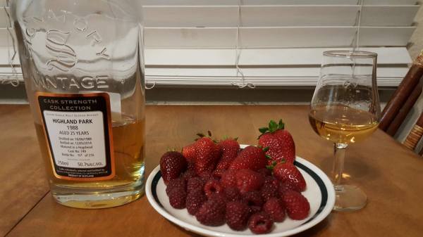 Signatory Highland Park 25 and berries