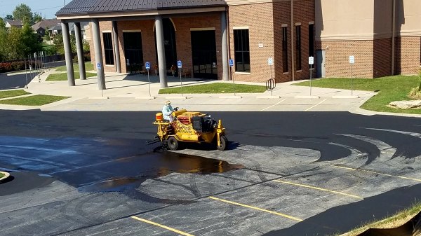 Squeegee machine