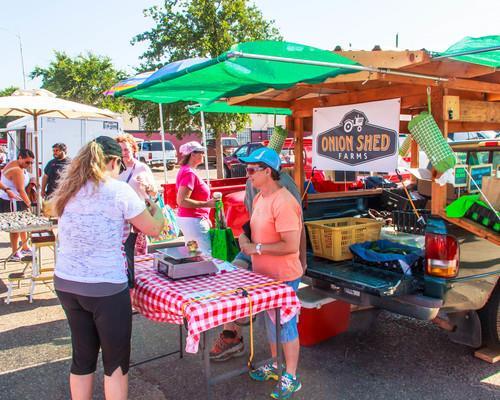 Sunny morning at the Lubbock Downtown Farmers Market