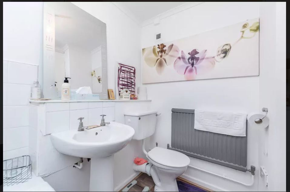 airbnb-apt-bathroom