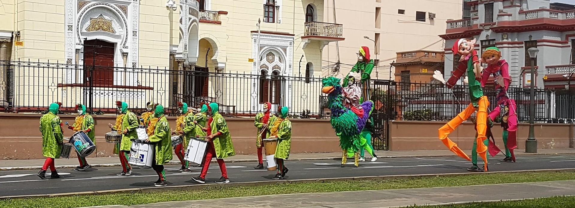 Lima-Xmas-mini-parade-20181223_crop